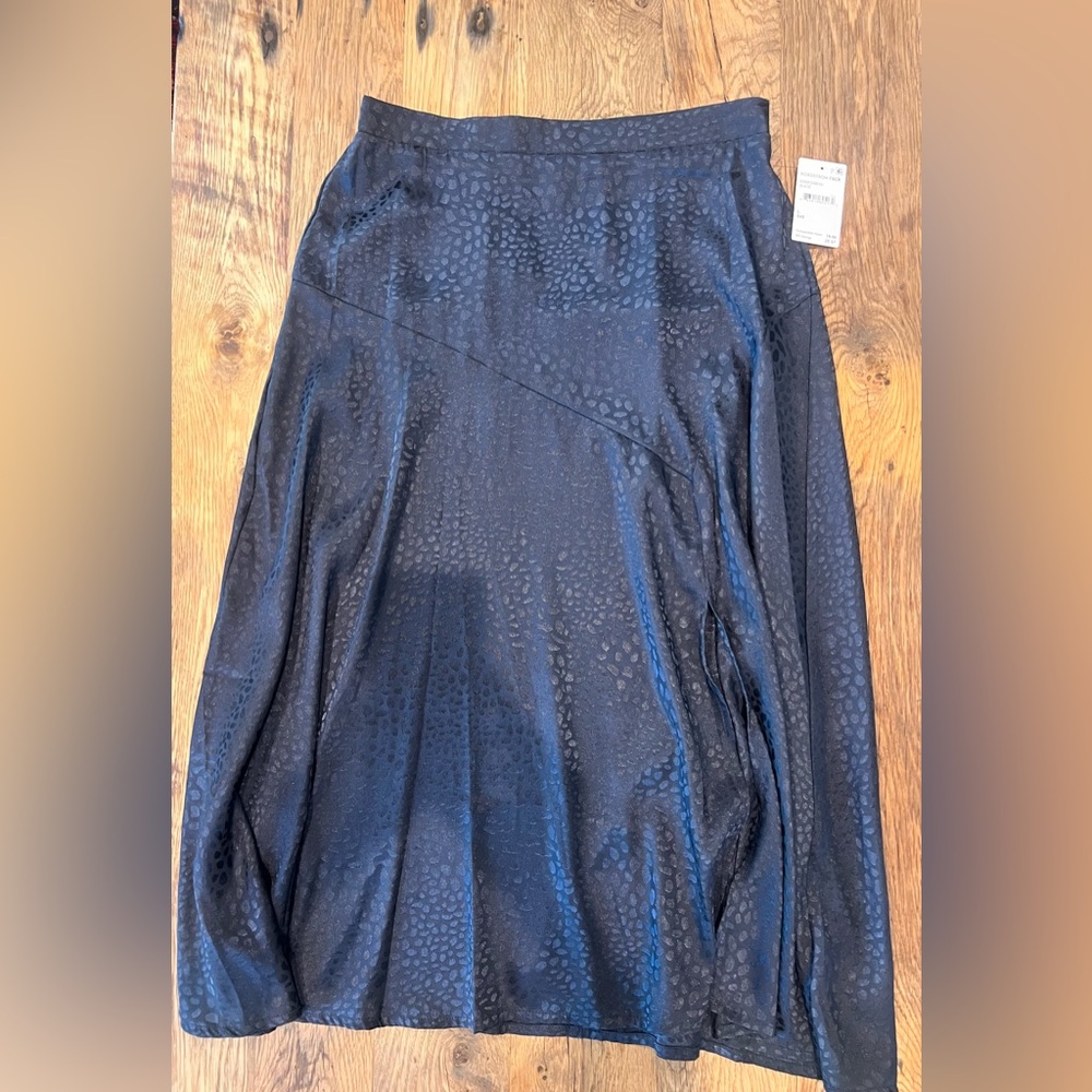 Status Textured Midi Skirt in Slate